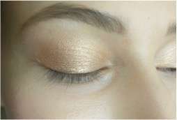 Glow Makeup by Lana Vallo