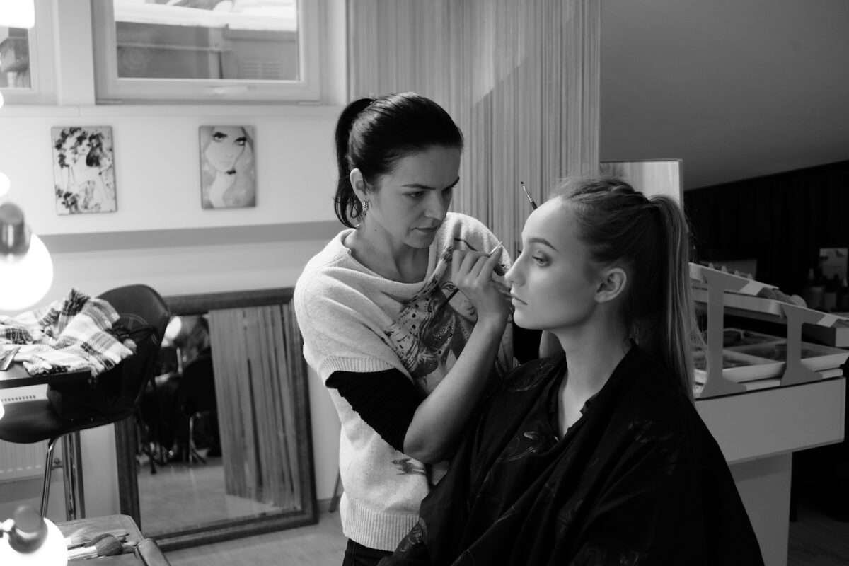 Glow Makeup by Lana Vallo