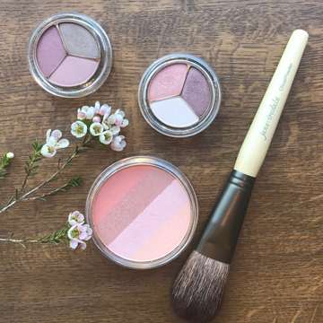 Glow Makeup by Lana Vallo