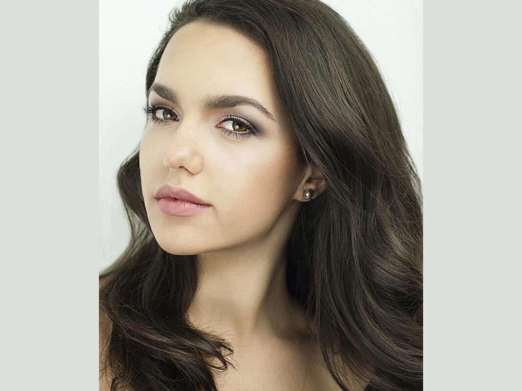 Glow Makeup by Lana Vallo